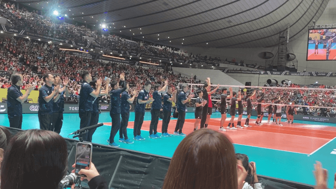 全日本の選手とスタッフ